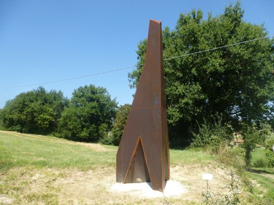 Ad Astra dell'artista Marcello Rossetti nel Parco della Scultura di Castelbuono di Bevagna - Perugia - Umbria